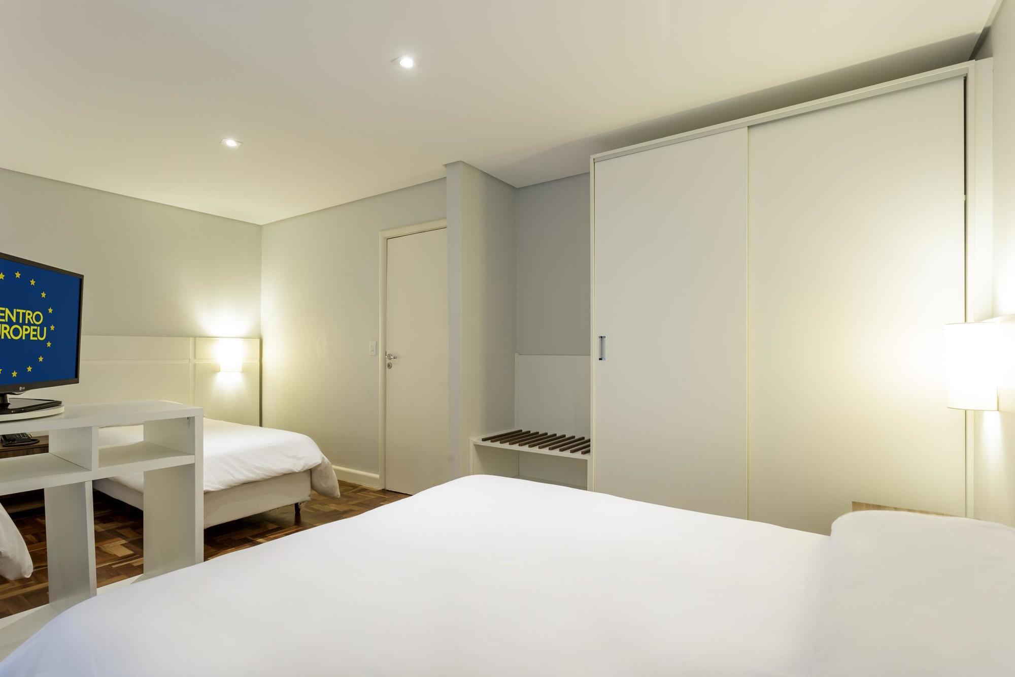 Hotel Centro Europeu Curitiba Extérieur photo