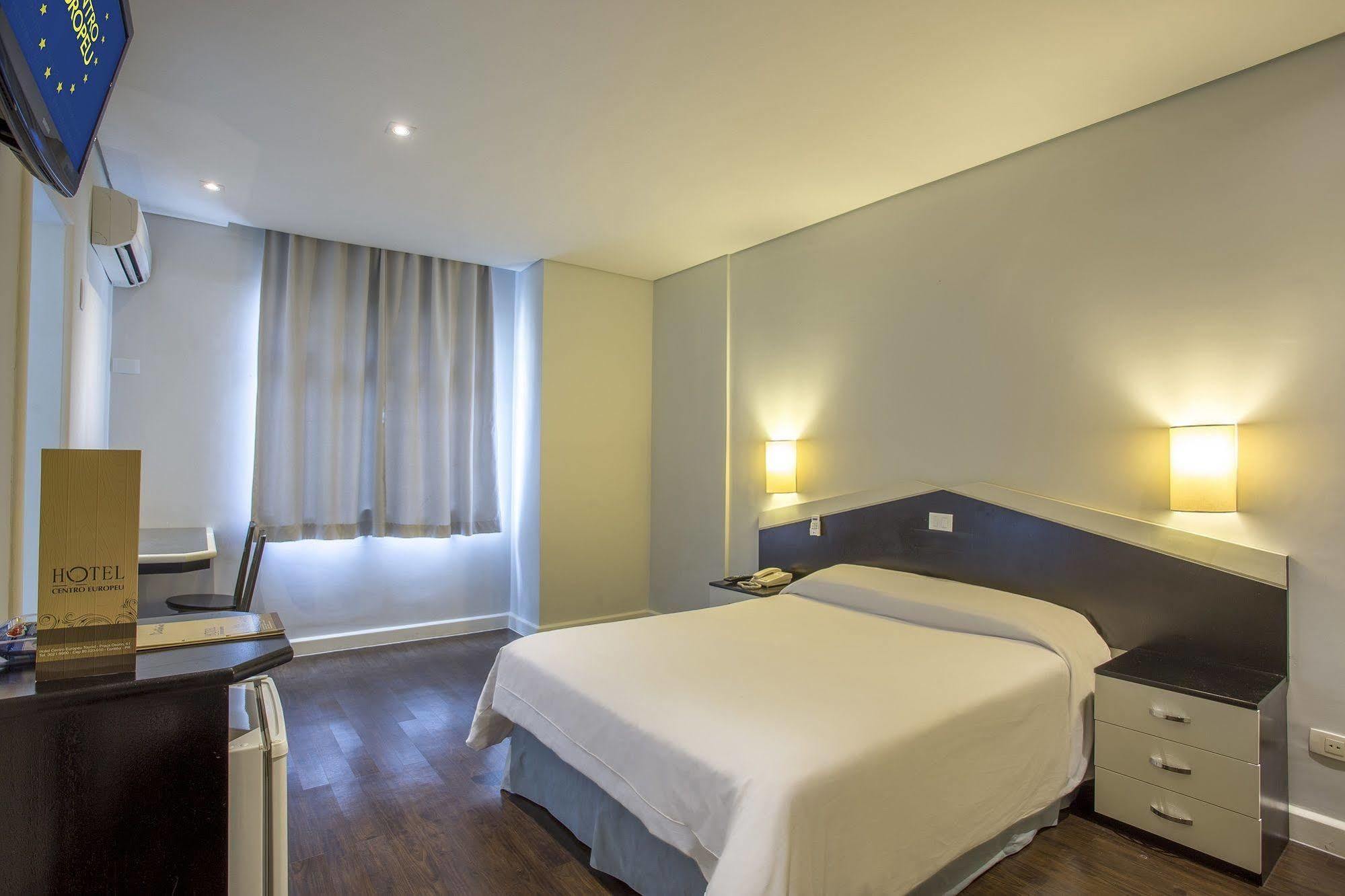 Hotel Centro Europeu Curitiba Extérieur photo